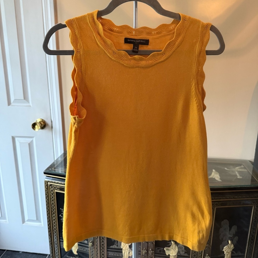 Banana Republic Women's Yellow Scallop Trim Top